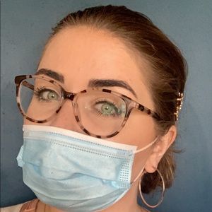 Meet your Posher, Madison